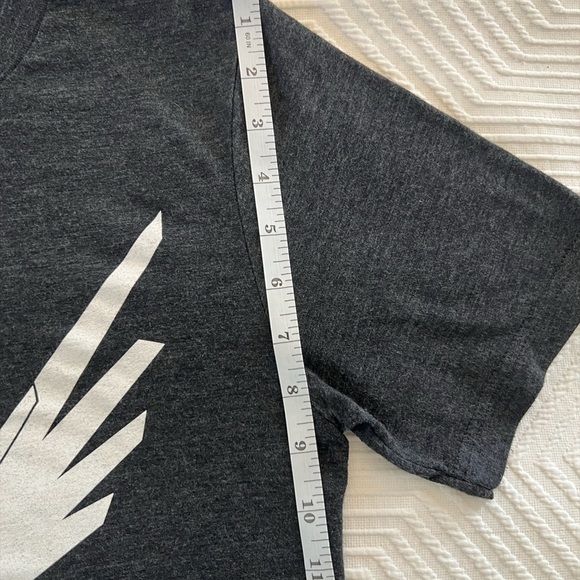 Maverick By Paul Logan  Women's Gray T-Shirt Graphic Art White Bird Image Sz S - Picture 5 of 9